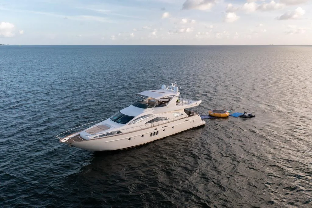 85ft Azimut Del Mar water view